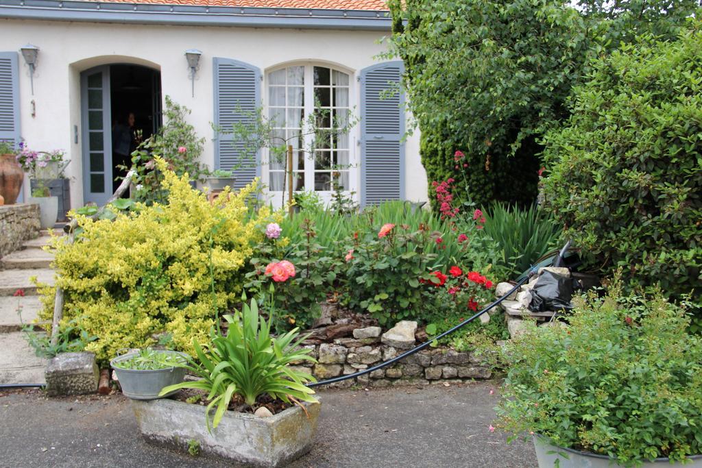 Maison d'hôtes LE LAVOIR Fontaines  Exterior foto