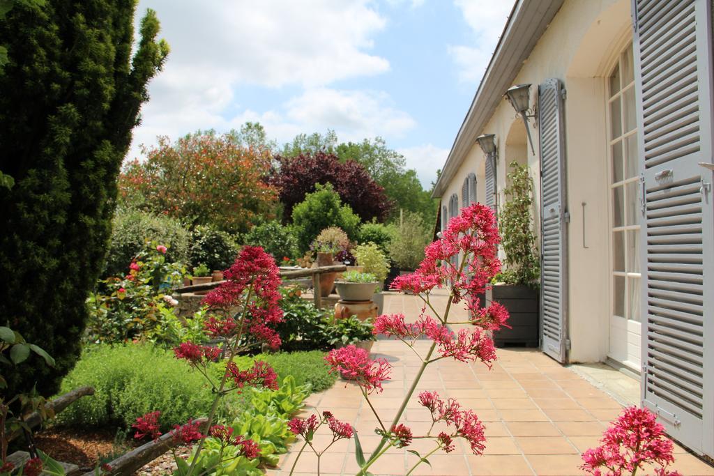 Maison d'hôtes LE LAVOIR Fontaines  Exterior foto