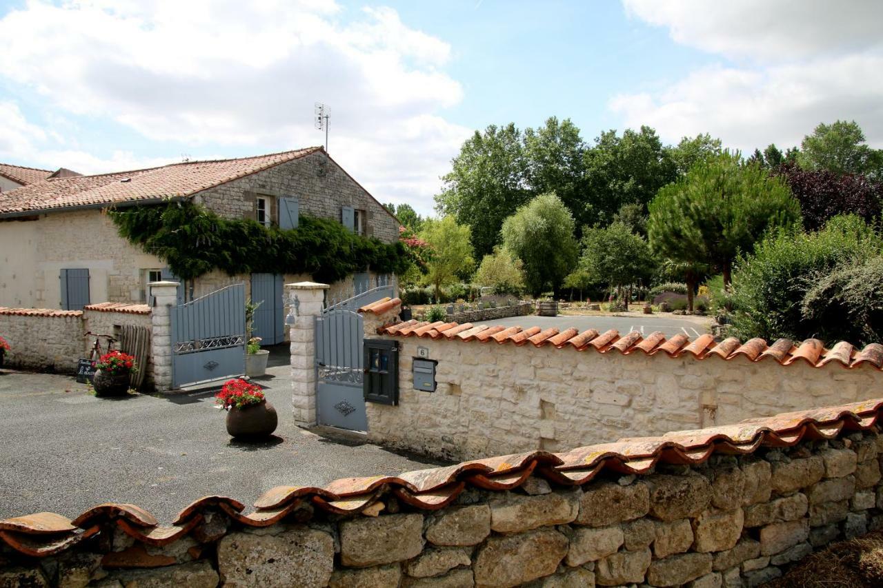 Maison d'hôtes LE LAVOIR Fontaines  Exterior foto