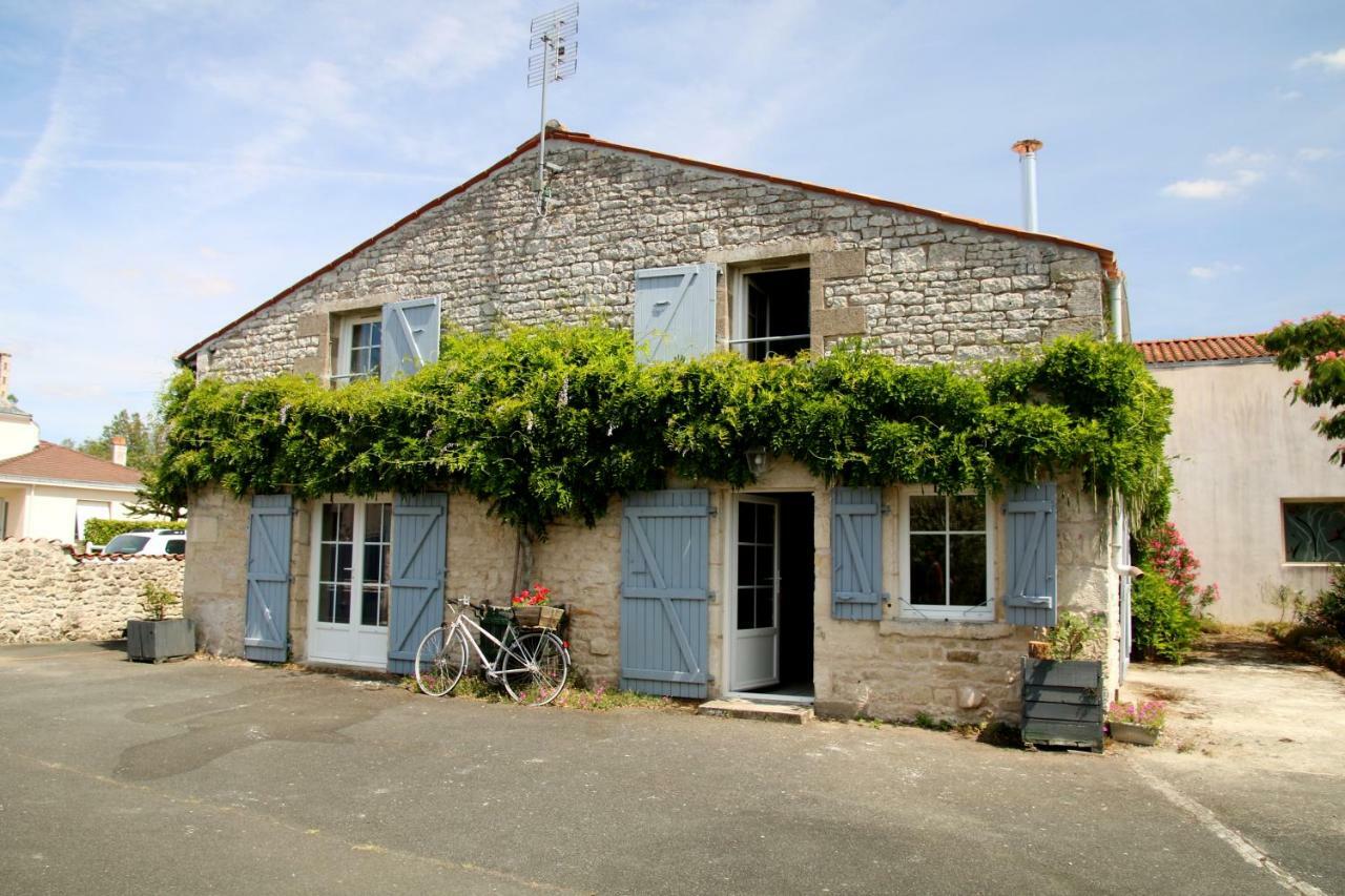 Maison d'hôtes LE LAVOIR Fontaines  Exterior foto